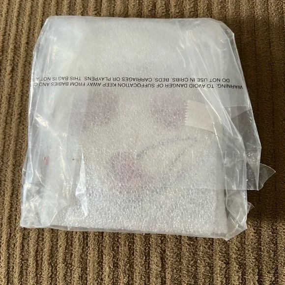 Coach Heart Coin Pouch Bag Charm With Cherry Print nwt in packaging - Picture 4 of 4